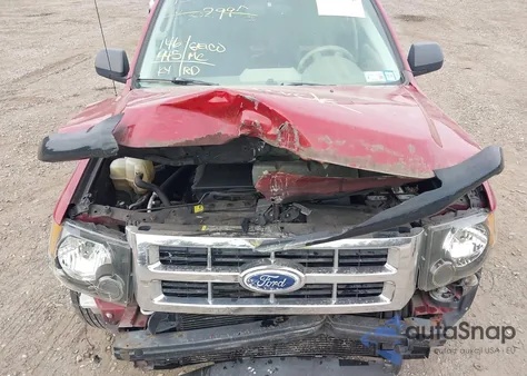 2011 Ford Escape Xlt z USA, uszkodzony, nr VIN 1FMCU9DG3BKB00965